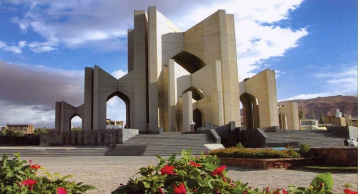 مقبرة الشعرای تبریز میزبان دوستداران فرهنگ و ادب