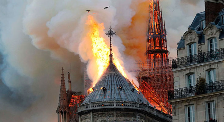 آشنایی با کلیسای نوتردام پاریس تا فاجعه بزرگ آتش سوزی